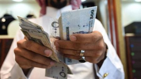 سعر الريال السعودي مقابل الجنيه المصري والعملات العربية اليوم الأربعاء 5-4-1448