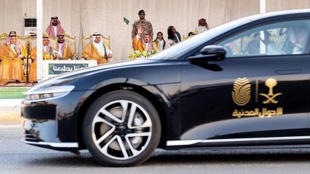الأحوال المدنية بالقصيم تسجّل حضورها في المسيرة الوطنية احتفاءً باليوم الوطني السعودي
