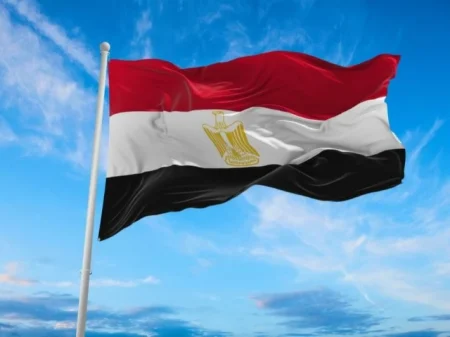 مصر تدين الهجمات الإيرانية على دول عربية وتحذر من التصعيد