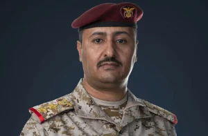 القوات المسلحة اليمنية تضرب الحوثيين بمعسكر اللبنات