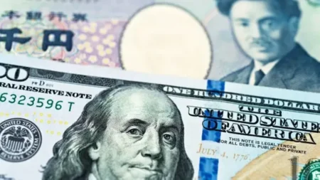 الدولار يقترب من أدنى مستوى في 7 أشهر أمام الين – أخبار السعودية