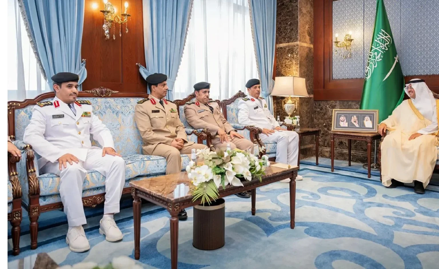 محافظ الأحساء يستقبل قائد حرس الحدود في المنطقة الشرقية
