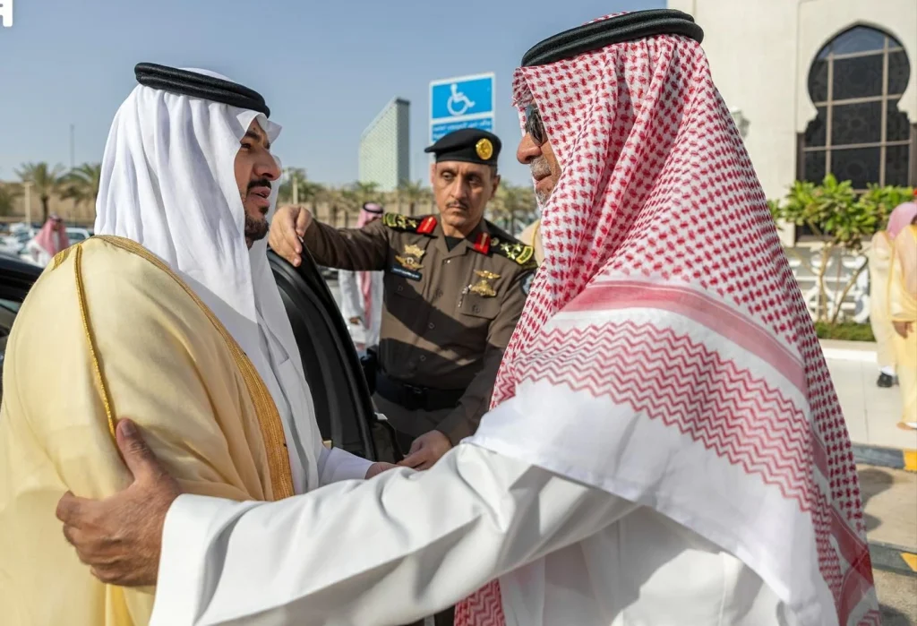 نائب أمير الرياض يؤدي صلاة الميت على عبد الله بن إبراهيم – أخبار السعودية