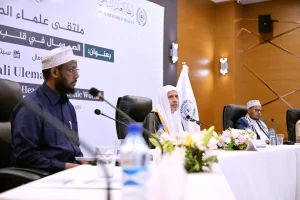 العيسى يلتقي علماء الصومال لبحث سبل مواجهة التطرف