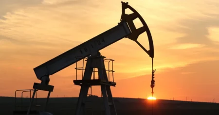 خام برنت يعمق خسائره ويهبط 2% – أخبار السعودية