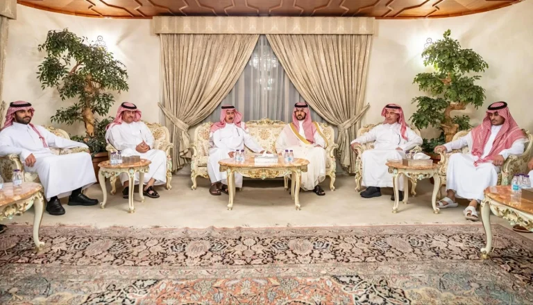 نائب أمير الشرقية يعزي آل مبارك في وفاة فيصل – أخبار السعودية