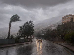 أمطار غزيرة وسيول في السعودية: الأرصاد تحذر 5 مناطق