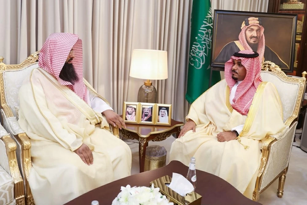 نائب أمير نجران يلتقي مدير هيئة الأمر بالمعروف بالمنطقة