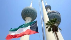 الكويت.. السيطرة على حريق في مجمع سكني استُهدف بمسيرة إيرانية معادية