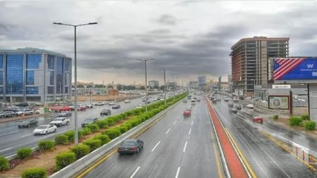 طقس الخميس.. أمطار رعدية ورياح نشطة مثيرة للأتربة والغبار على عدة مناطق