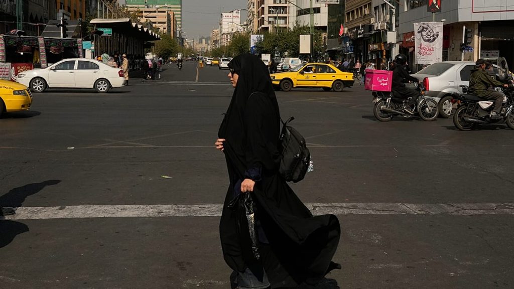مباشر – ضغوط إقليمية على إيران لاستئناف المفاوضات.. ونتنياهو يحث ترامب على ضربة مشتركة بعد انتخابات الكونغرس
