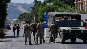 نفق بطول 13 متراً يُثير التكهنات والجيش ينفي وجود أسلحة.. ماذا يجري في لبنان؟