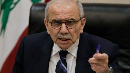 مسيّرة إسرائيلية تستهدف سيارة شرق لبنان.. سلام: استعادة السيادة تقتضي إنهاء الاحتلال ووقف الاعتداءات