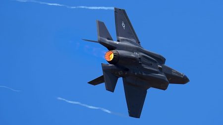 انتاج 850 مقاتلة “إف-35″ خلال 10 سنوات.. اتفاق بين البنتاغون و”لوكهيد مارتن” ينتظر موافقة الكونغرس