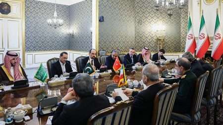 عاجل. – إيران تعلن اتفاقاً مع السعودية وتركيا وباكستان على تعزيز أمن المنطقة بعيداً عن التدخلات الخارجية