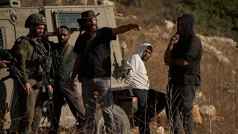 عنف المستوطنين يفتح الباب أمام عقوبات دولية.. خبير قانوني يحذّر من تداعيات بعيدة المدى على إسرائيل