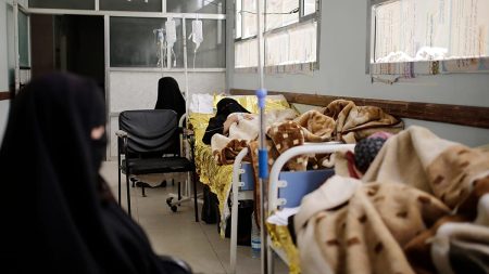 ارتفاع “غير مسبوق” في أعداد جرحى الحرب باليمن.. والصليب الأحمر يحذّر