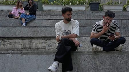 ماذا يحدث لجسمك بعد 25 دقيقة من الجلوس المتواصل؟ دراسة تكشف تأثيرات صحية مقلقة