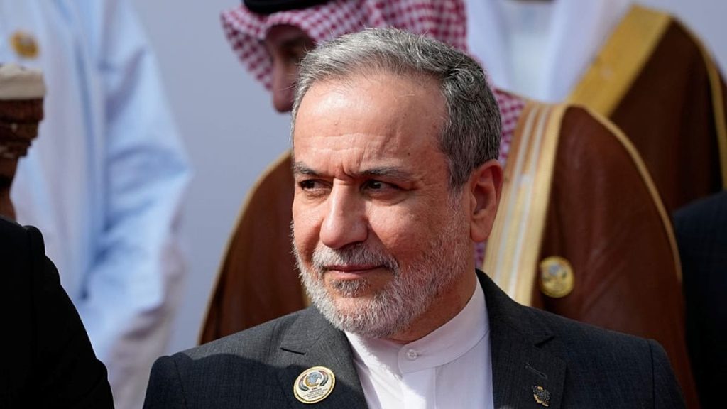 “لن ننحني أمام التهديدات”.. إيران تؤكد أن مقترحها بشأن هرمز لا يزال مطروحًا على الطاولة