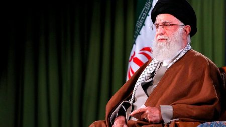 “نتنياهو سوّق أوهام إسقاط النظام”.. يائير غولان يعتبر اغتيال خامنئي “خطأ” عزّز التطرّف