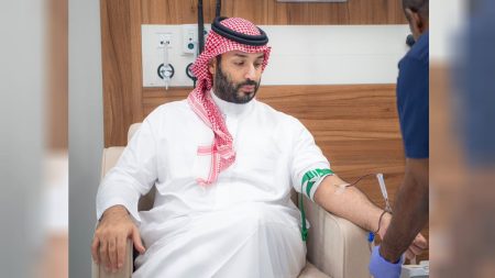 تزامنًا مع تبرع ولي العهد.. 18 موقعًا وعربة لاستقبال المتبرعين بالدم في جازان