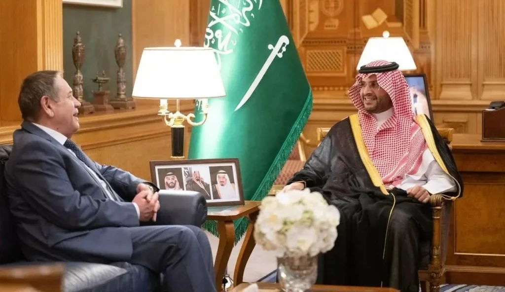 الأمير تركي بن محمد بن فهد يستقبل سفير روسيا بالرياض