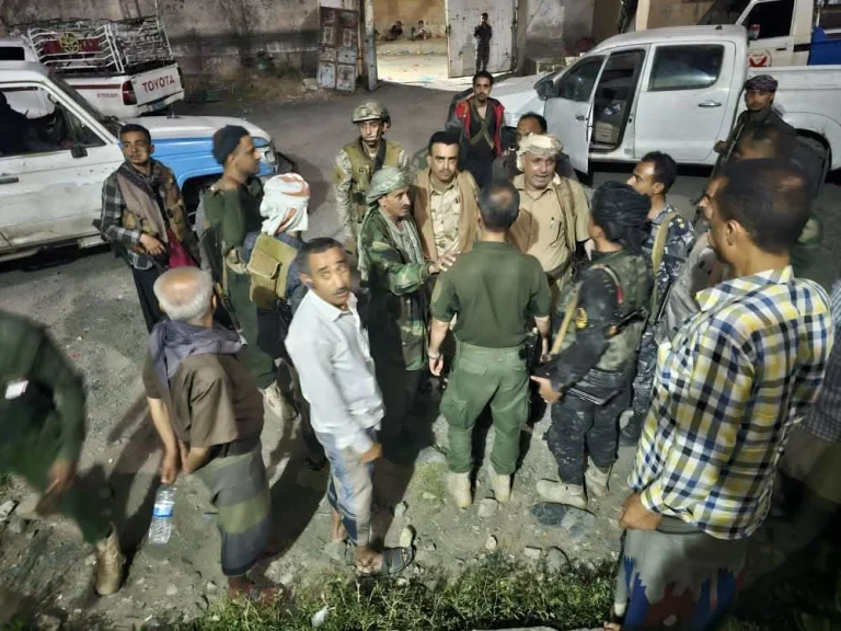 وكيل أول تعز يتفقد الأوضاع الأمنية في تعز بزيارة ليلية
