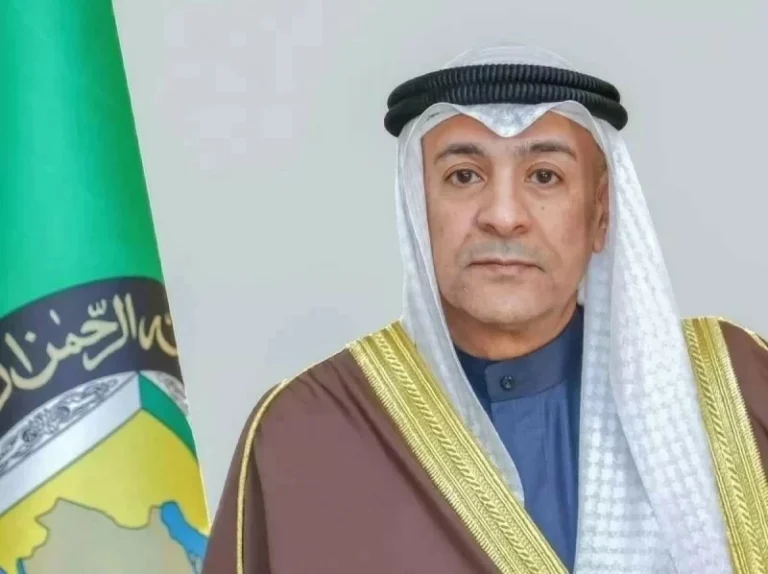 موقف مجلس الأمن من الاعتداءات الحوثية.. البديوي يرحب