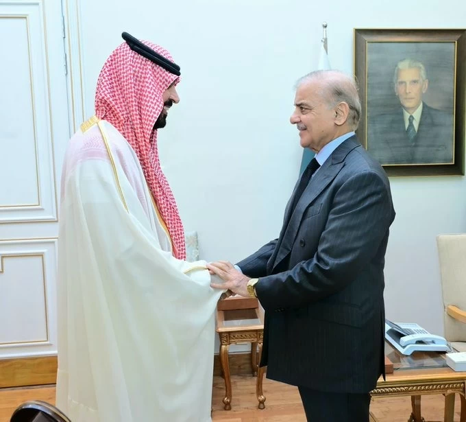 شهباز شريف يثمن تطور العلاقات السعودية الباكستانية