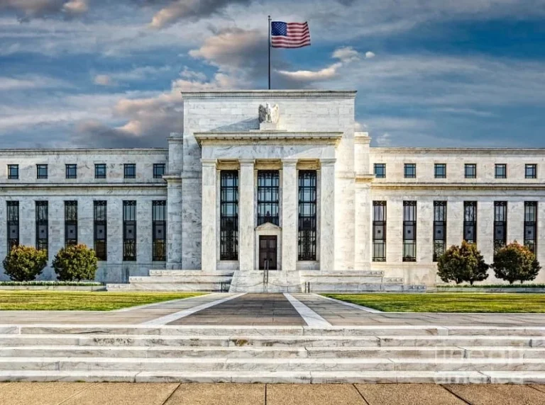 الدولار يرتفع لأعلى مستوى في 12 يوماً قبل قرار الفيدرالي – أخبار السعودية