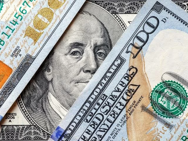 الدولار يهبط بعد تثبيت البنك المركزي الأمريكي أسعار الفائدة – أخبار السعودية