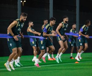 حماية حقوق المنتخب السعودي: رصد 90 مخالفة تجارية