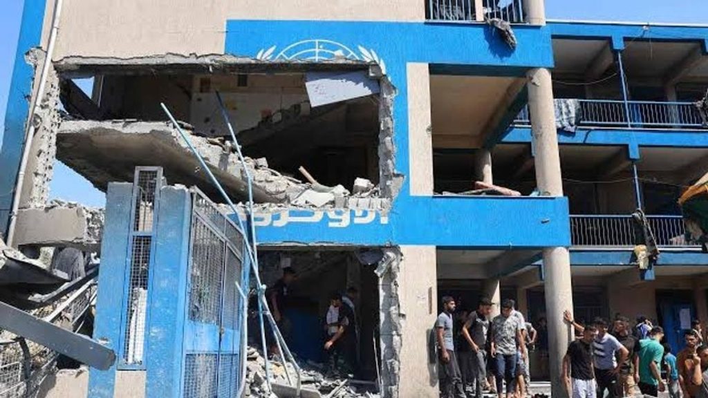 «التعليم» الفلسطينية: 20 ألف طالب استشهدوا في قطاع غزة خلال 3 سنوات من العدوان الإسرائيلي